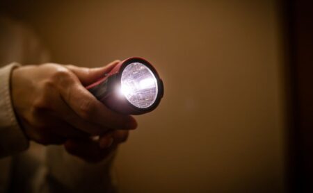 آینه چراغ قوه چه نوعی است؟